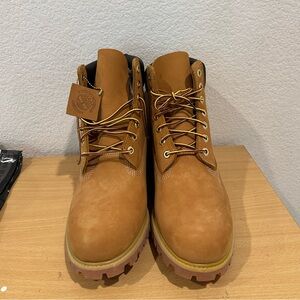 Timberland Classic 6-inch Waterproof Boot (10W)